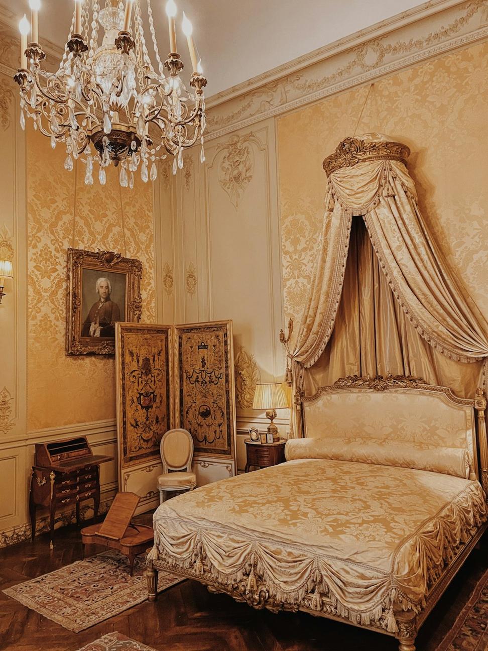 Deluxe King Suite